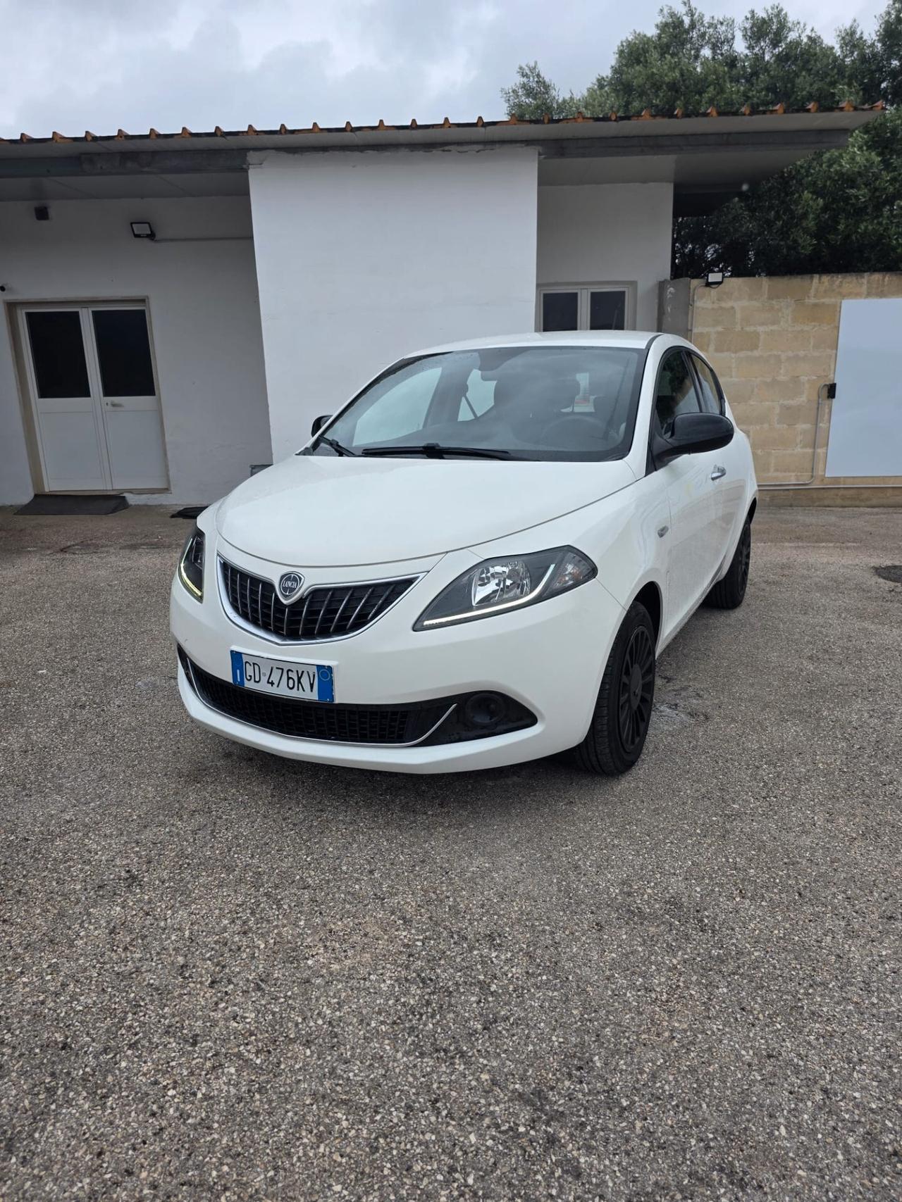 Lancia Ypsilon 1.0 FireFly 5 porte S&S Hybrid Ecochic Gold
