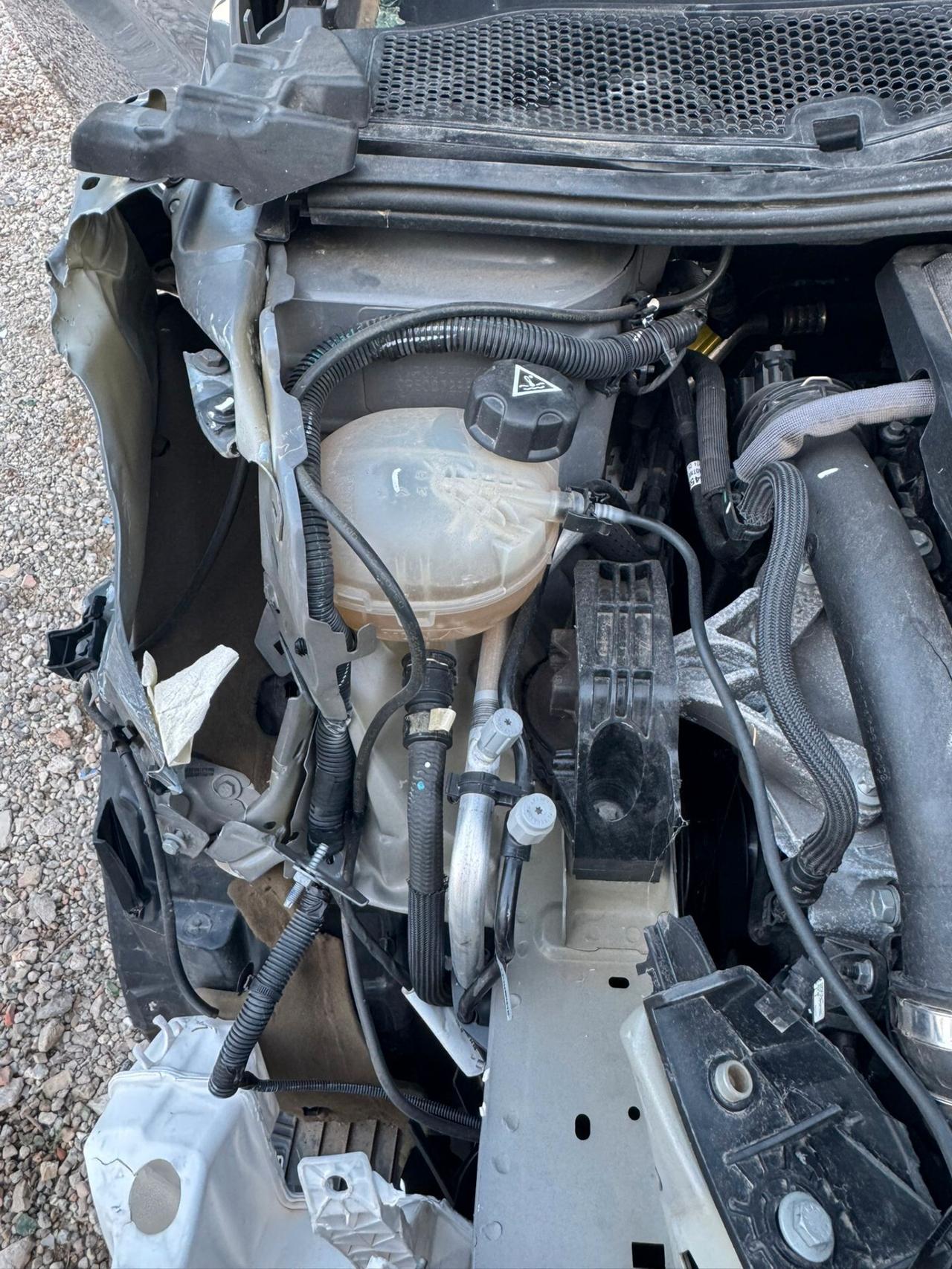 Peugeot 208 PureTech 100 Stop&Start 5 porte GT sinistrata incidentata