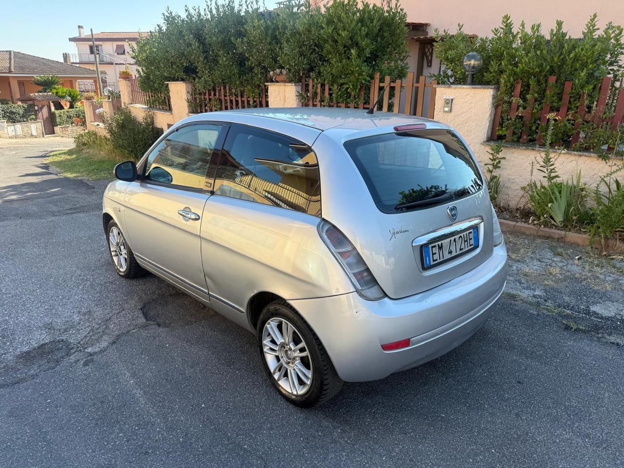 Lancia Ypsilon 1.2 69 CV 5 porte GPL Ecochic Silver