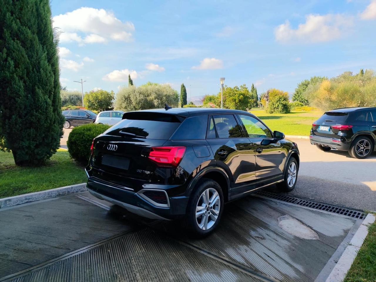 Audi Q2 30 TFSI Business Advanced