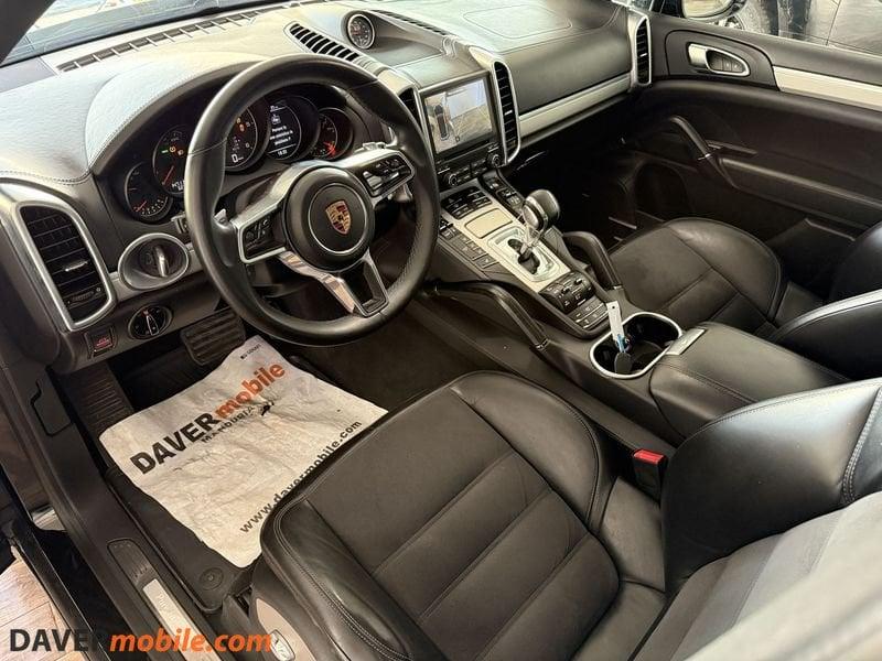 Porsche Cayenne 3.0 Diesel Pure green Platinum Edition