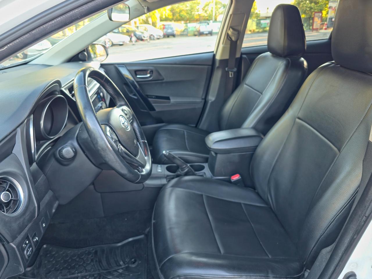 Toyota Auris Touring Sports 1.8 Hybrid Lounge CV-99 E6B Automatico NEO 2018