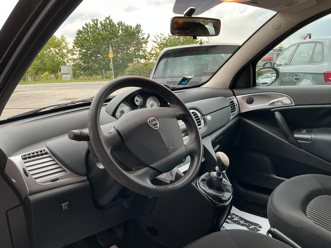 Lancia Ypsilon 1.4 GPL Neopatentati