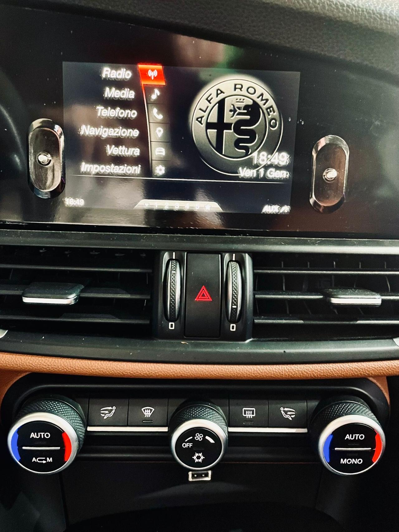 Alfa Romeo Giulia 2.2 Turbodiesel 180 CV AT8 Business Sport Launch Ed.