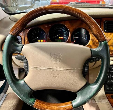 JAGUAR XK8 4.2 Coupé