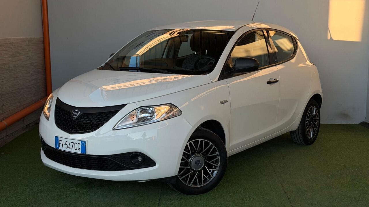 Lancia Ypsilon 1.2 69 CV 5 porte S&S Elefantino Blu