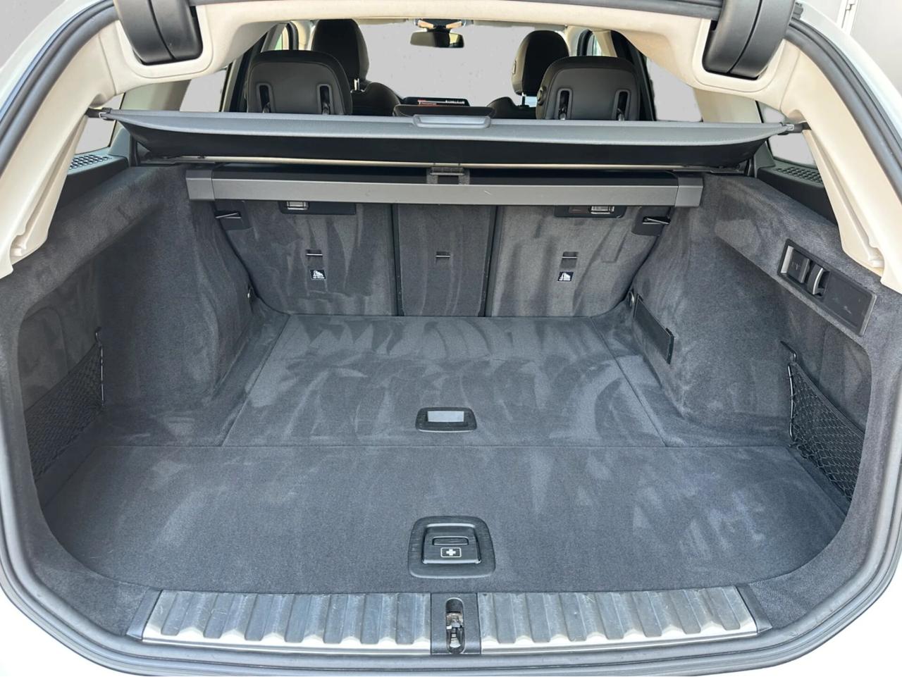 BMW 320d Touring mhev 48V xdrive Sport Automatica