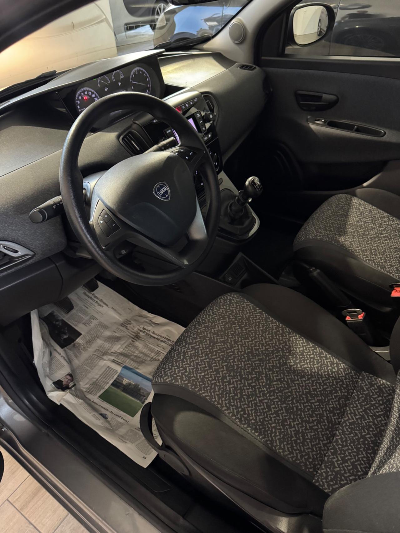 Lancia Ypsilon 1.0 FireFly 5 porte S&S Hybrid Gold