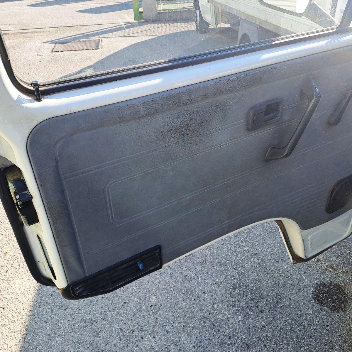 VOLKSWAGEN Transporter T3 Furgone vetrato 3 posti