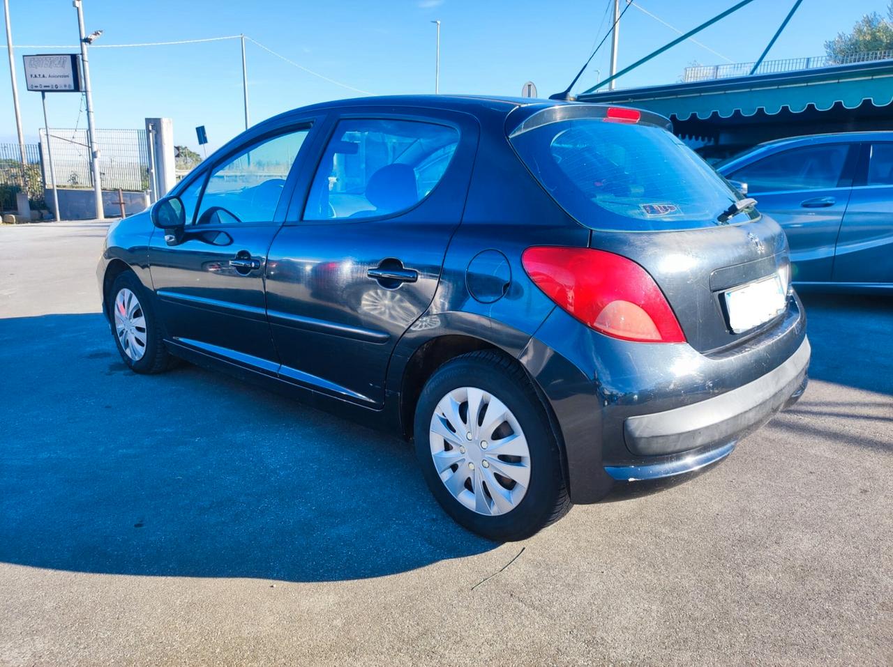 Peugeot 207 1.4 HDi 70CV 5p. ONE Line