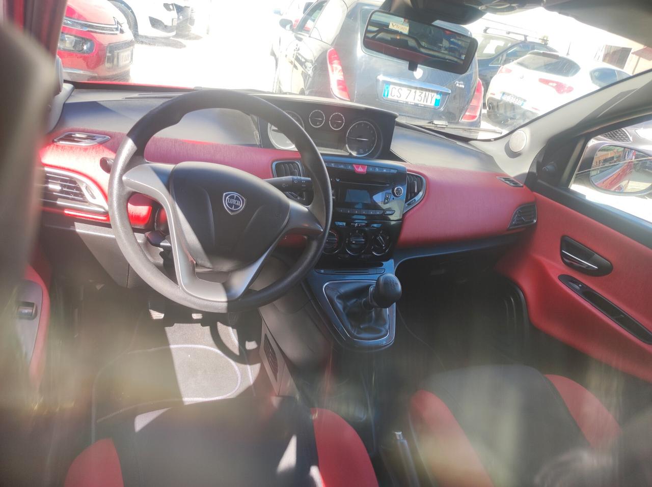 Lancia Ypsilon 1.2 69 CV 5 porte S&S Gold