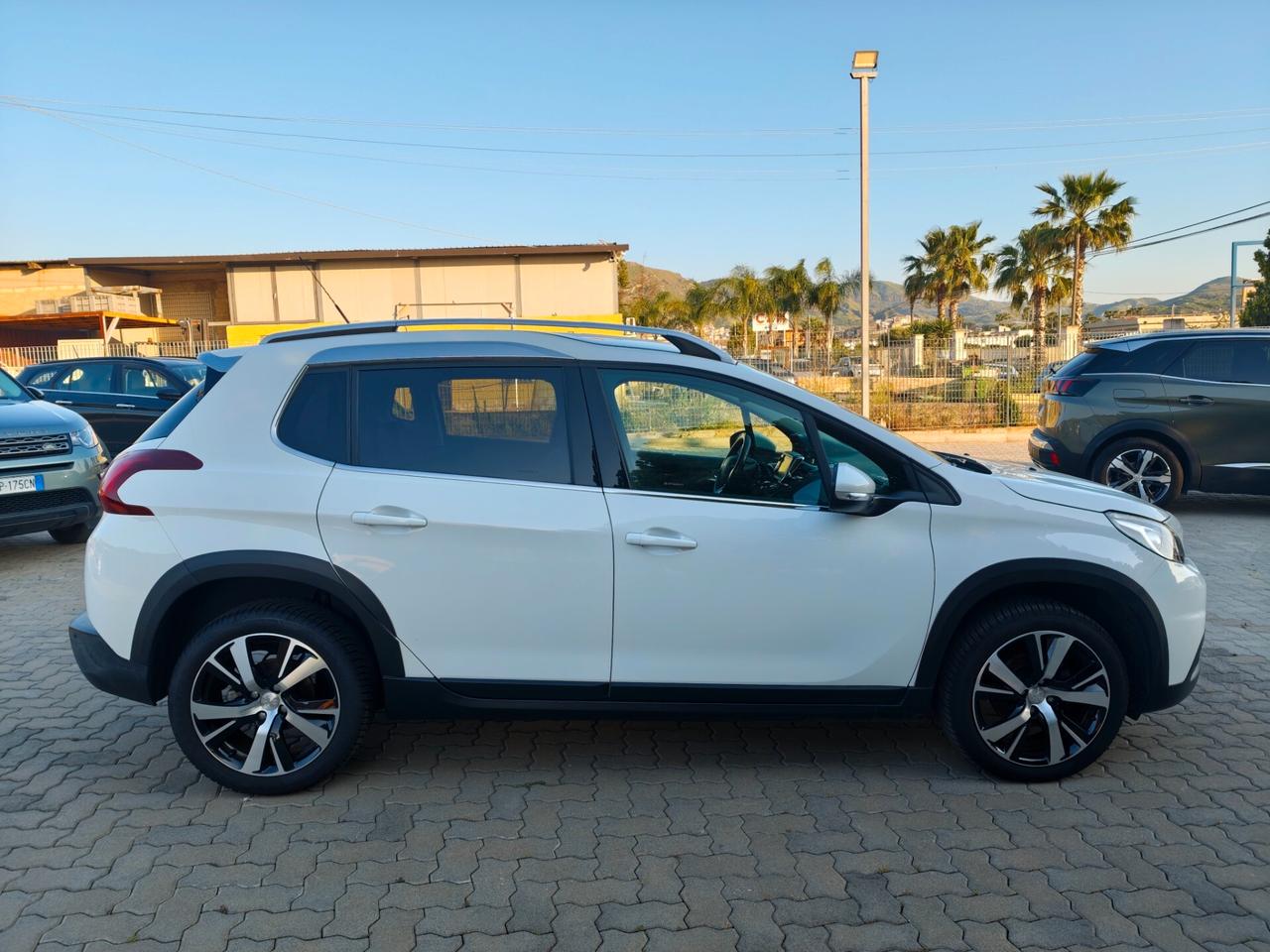 Peugeot 2008 BlueHDi 100 S&S Allure