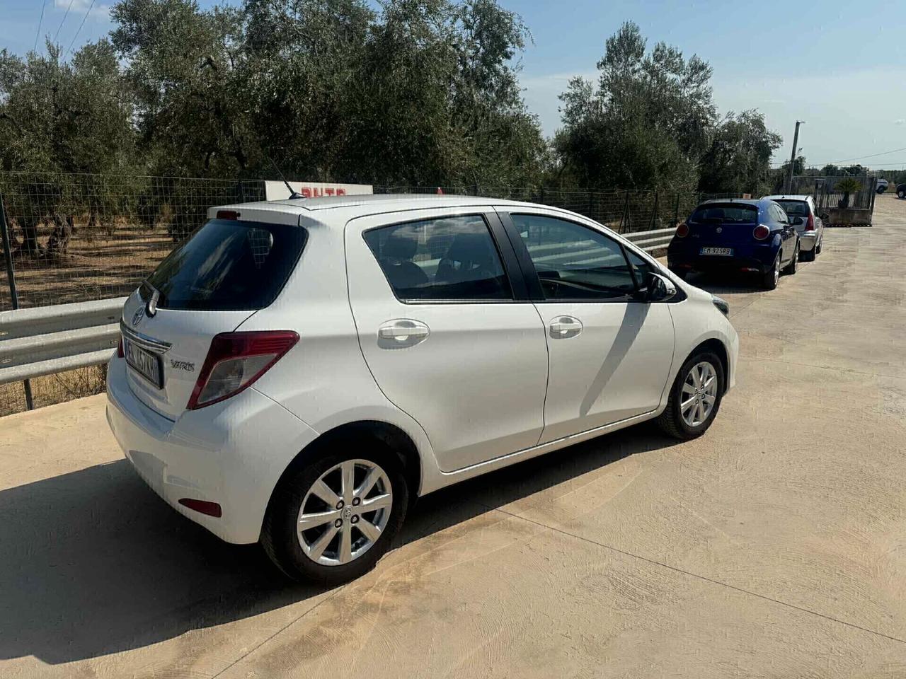 Toyota Yaris 1.0 BENZINA ''navig, retr,'' 2012 neop ok