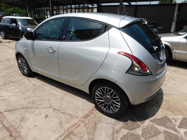 Lancia Ypsilon 1.2 69 CV 5 porte Platinum