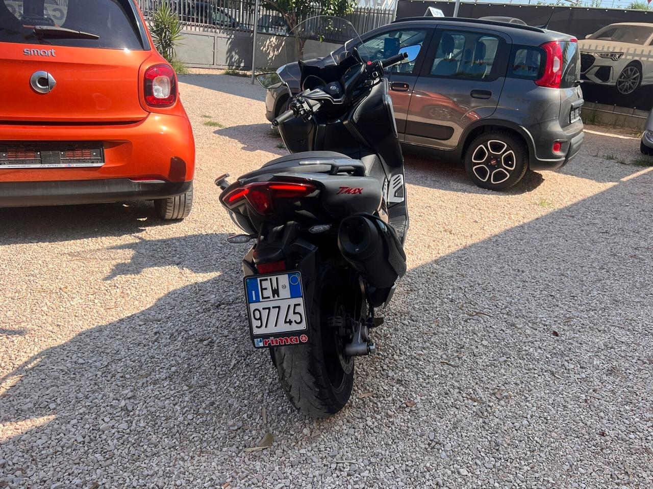 T-MAX 650