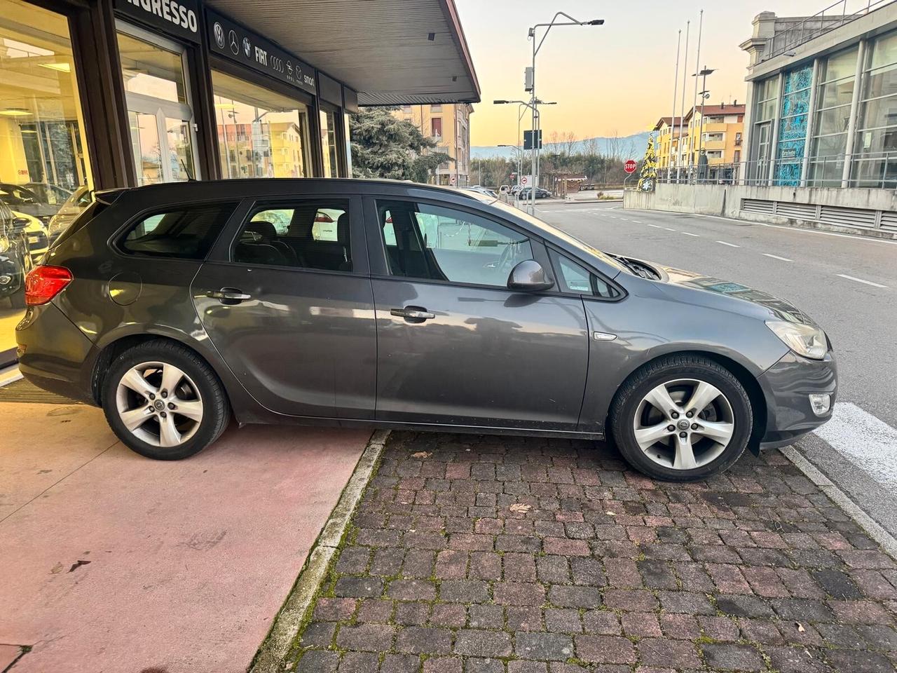 Opel Astra 1.7 CDTI 110CV Sports Tourer Cosmo