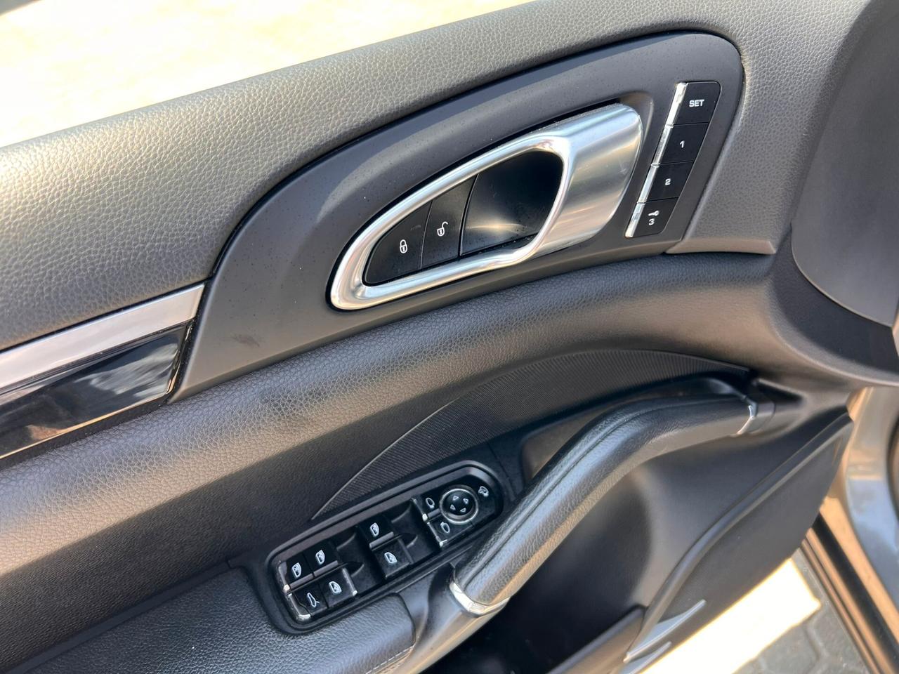 Porsche Cayenne 3.0 Diesel 245CV no superbollo