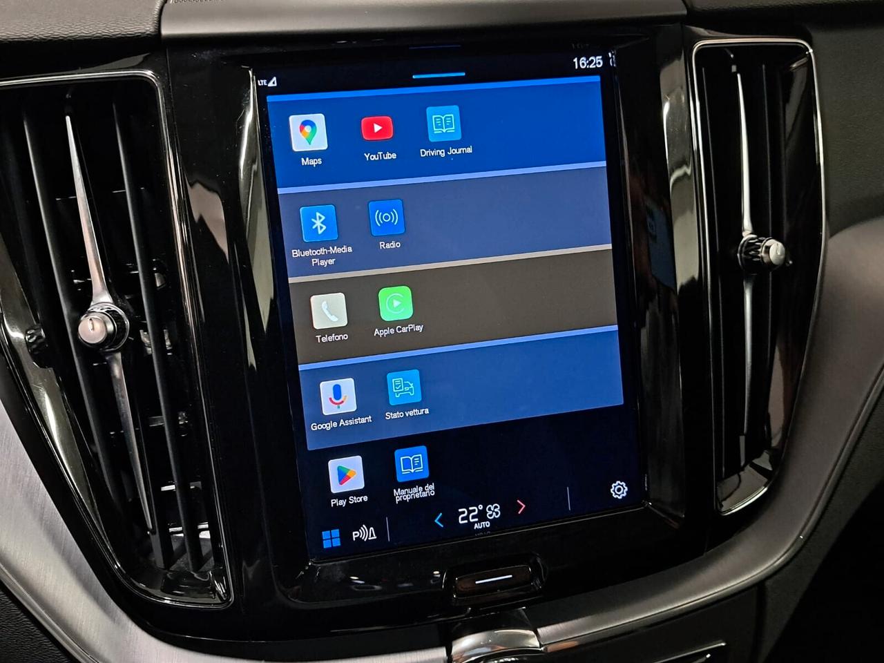 Volvo XC 60 2000 B4 (D) Mild-Hybrid Momentum AWD Automatico