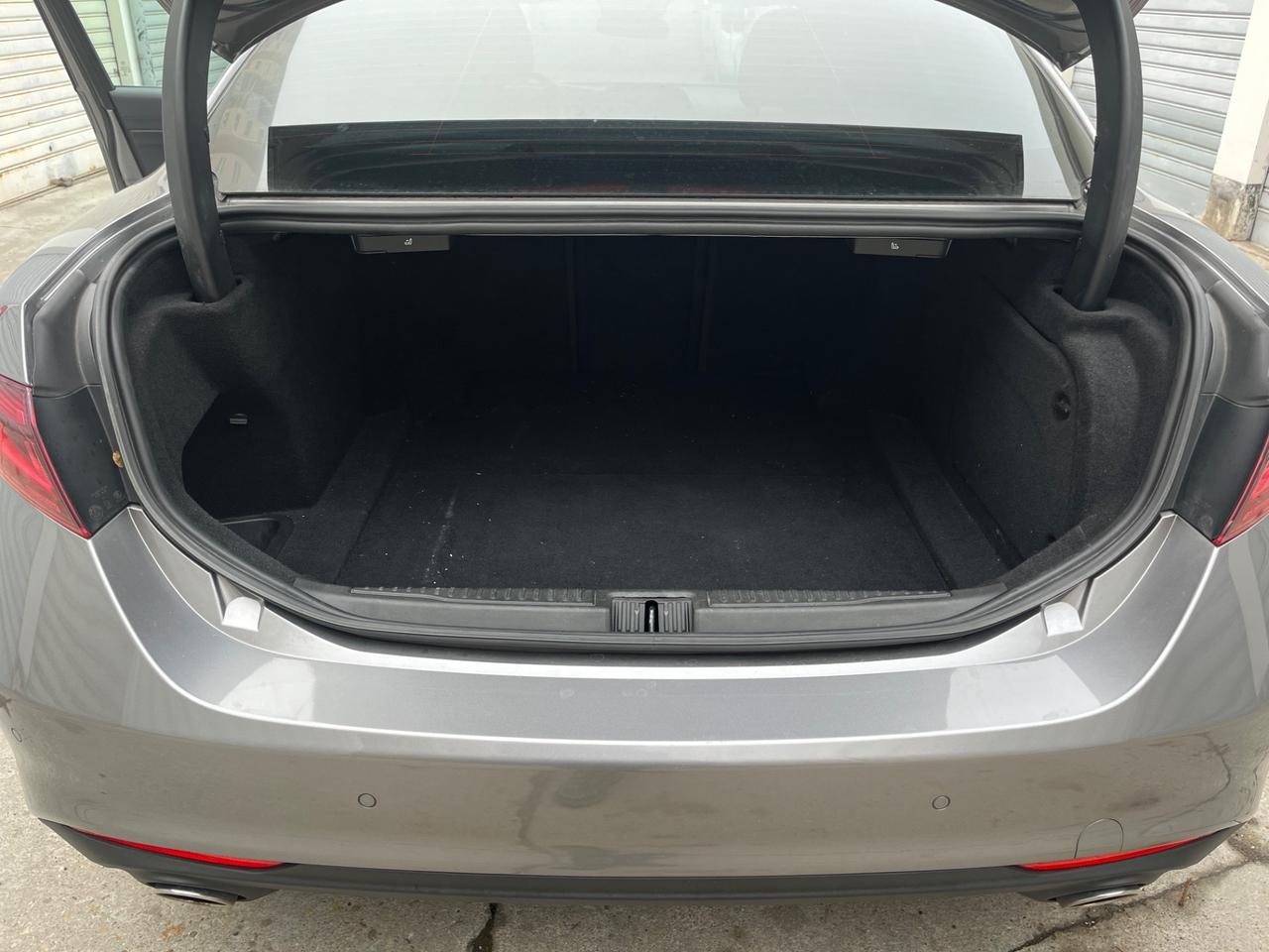 Alfa Romeo Giulia 2.2 Turbodiesel 180 CV AT8 Business Sport Launch Ed.