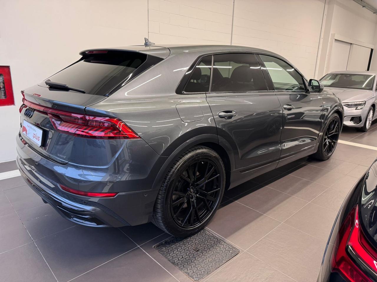 AUDI Q8 45 TDI 3.0 231 CV MILD HYBRID S LINE EDITION IDENTITY BLACK LED MATRIX