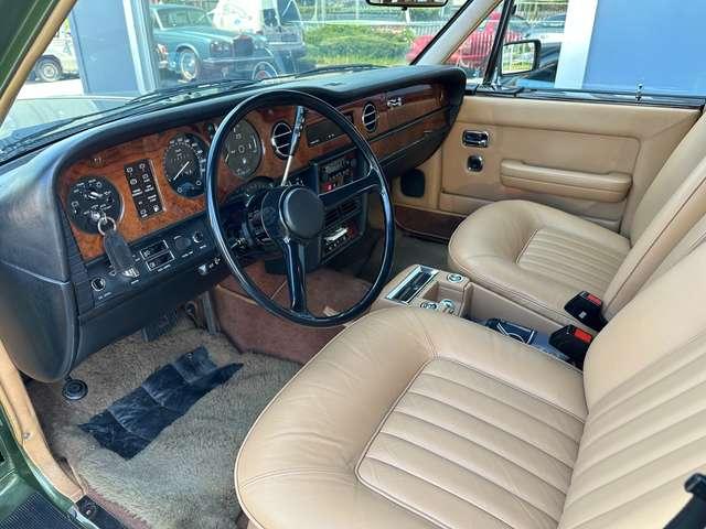 Rolls-Royce Silver Spirit