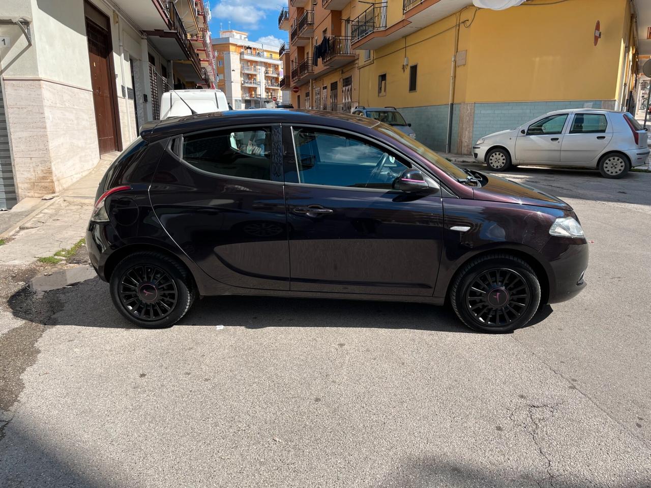 Lancia Ypsilon 0.9 TwinAir 85 CV 5 porte S&S Elefantino