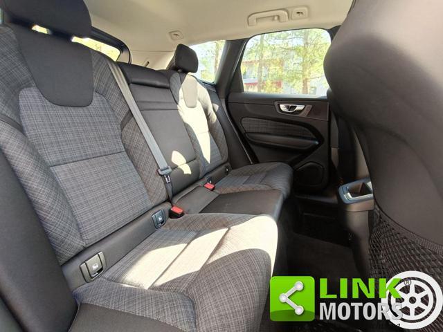 VOLVO XC60 B4 (d) automatico Plus Dark ESENTE BOLLO