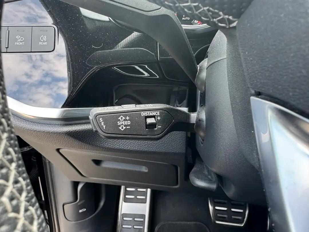 Audi Q3 SPB 35 TFSI S tronic Identity Black Sportbavk s-line