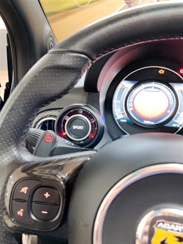 Abarth 695 1.4 Turbo T-Jet Rivale