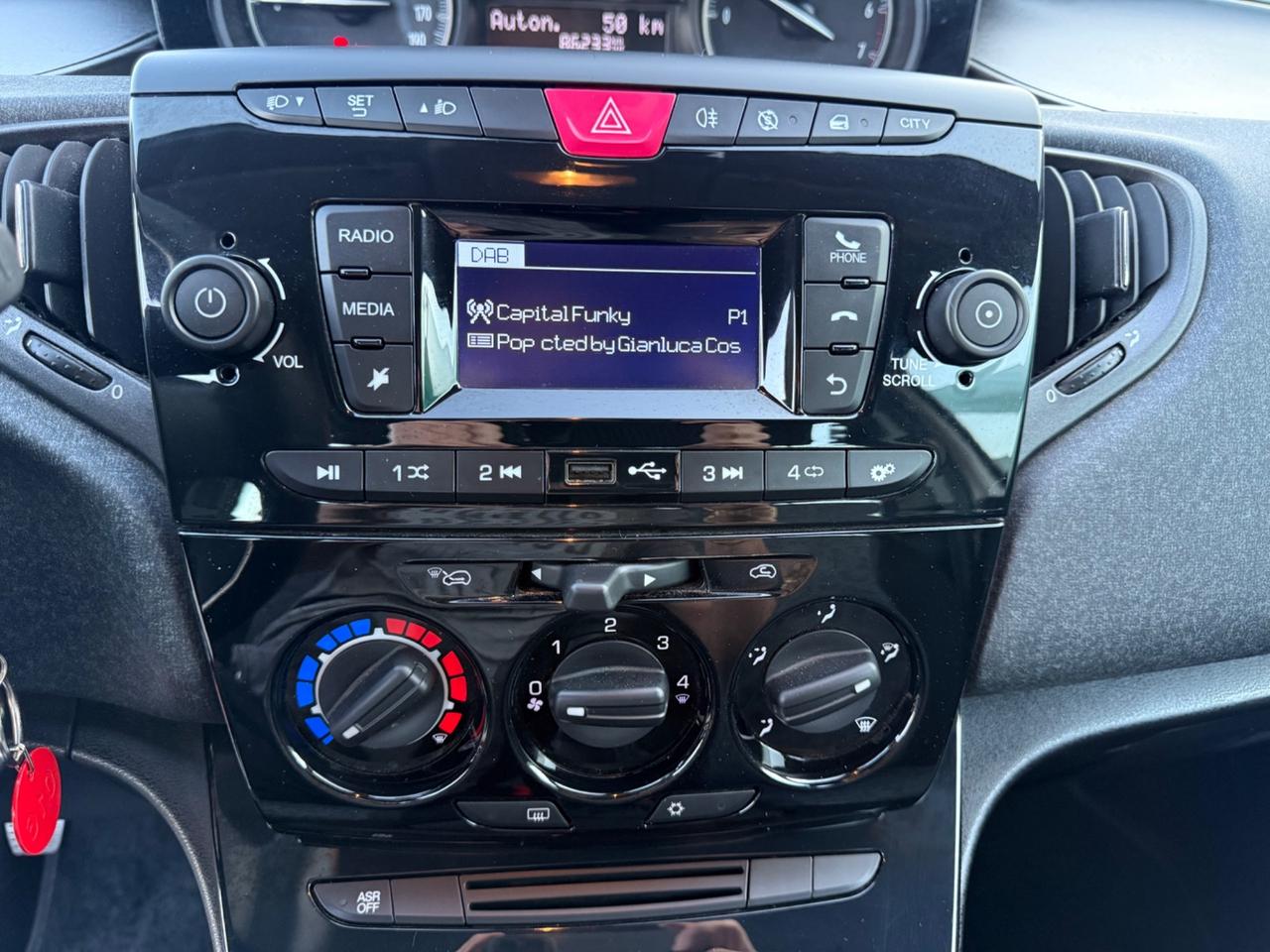 Lancia Ypsilon 1.0 69 Cv FireFly 5 porte S&S Hybrid Silver Plus