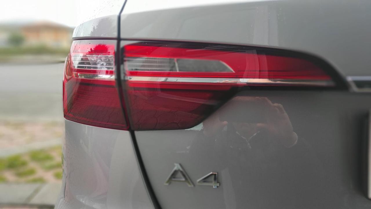 Audi A4 Avant 30 TDI/136 CV S tronic Business