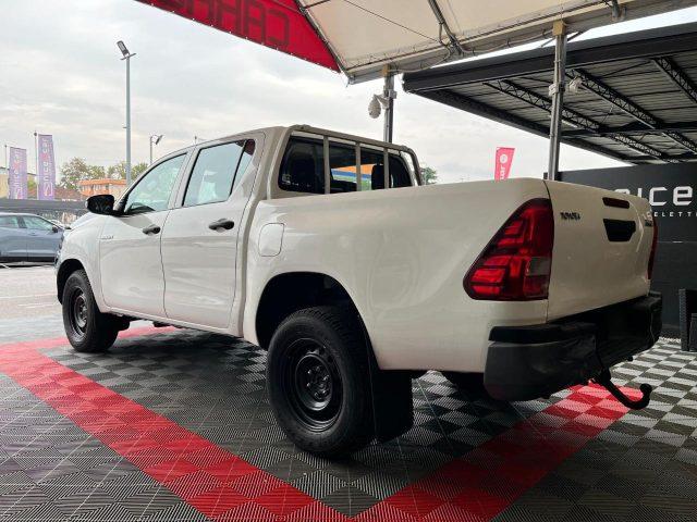 TOYOTA Hilux 2.4 D-4D 4WD 4 porte Double Cab Comfort