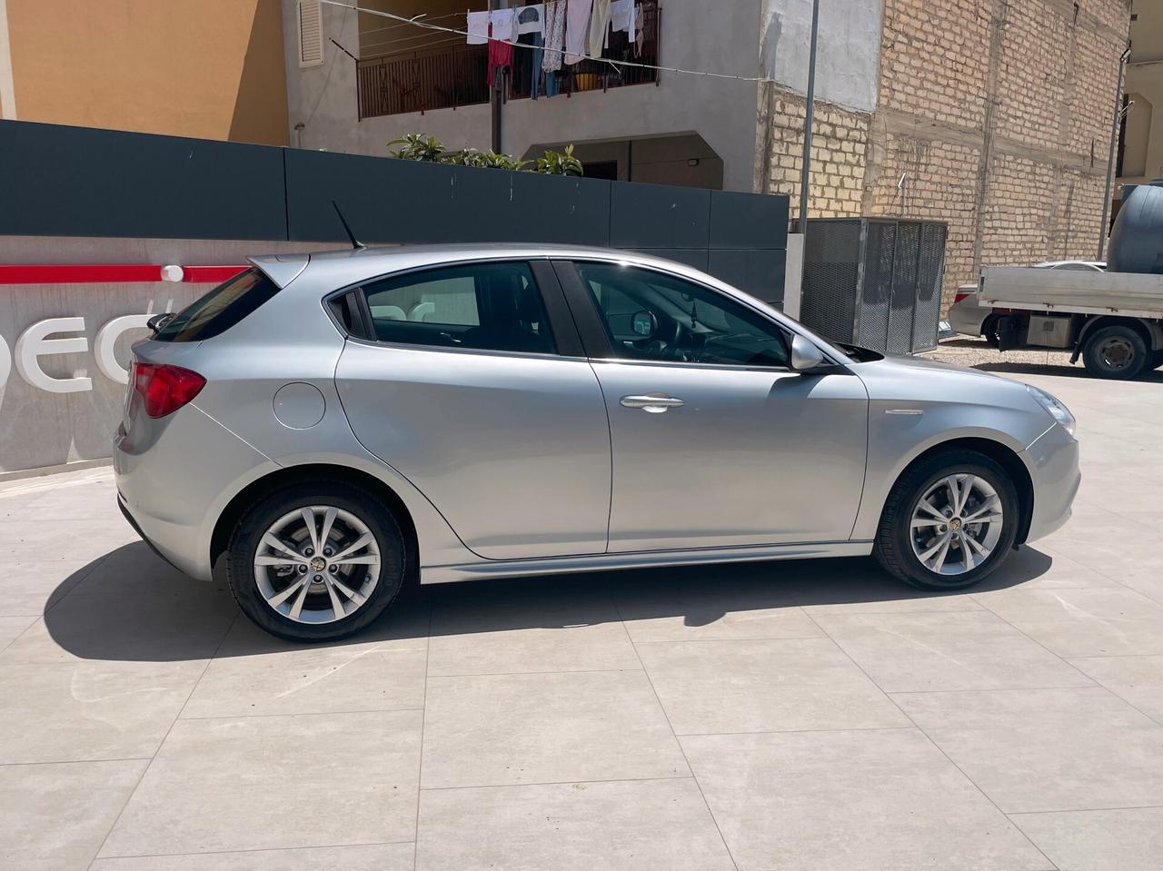 Alfa Romeo Giulietta 1.6 JTDm-2 105 CV Distinctive