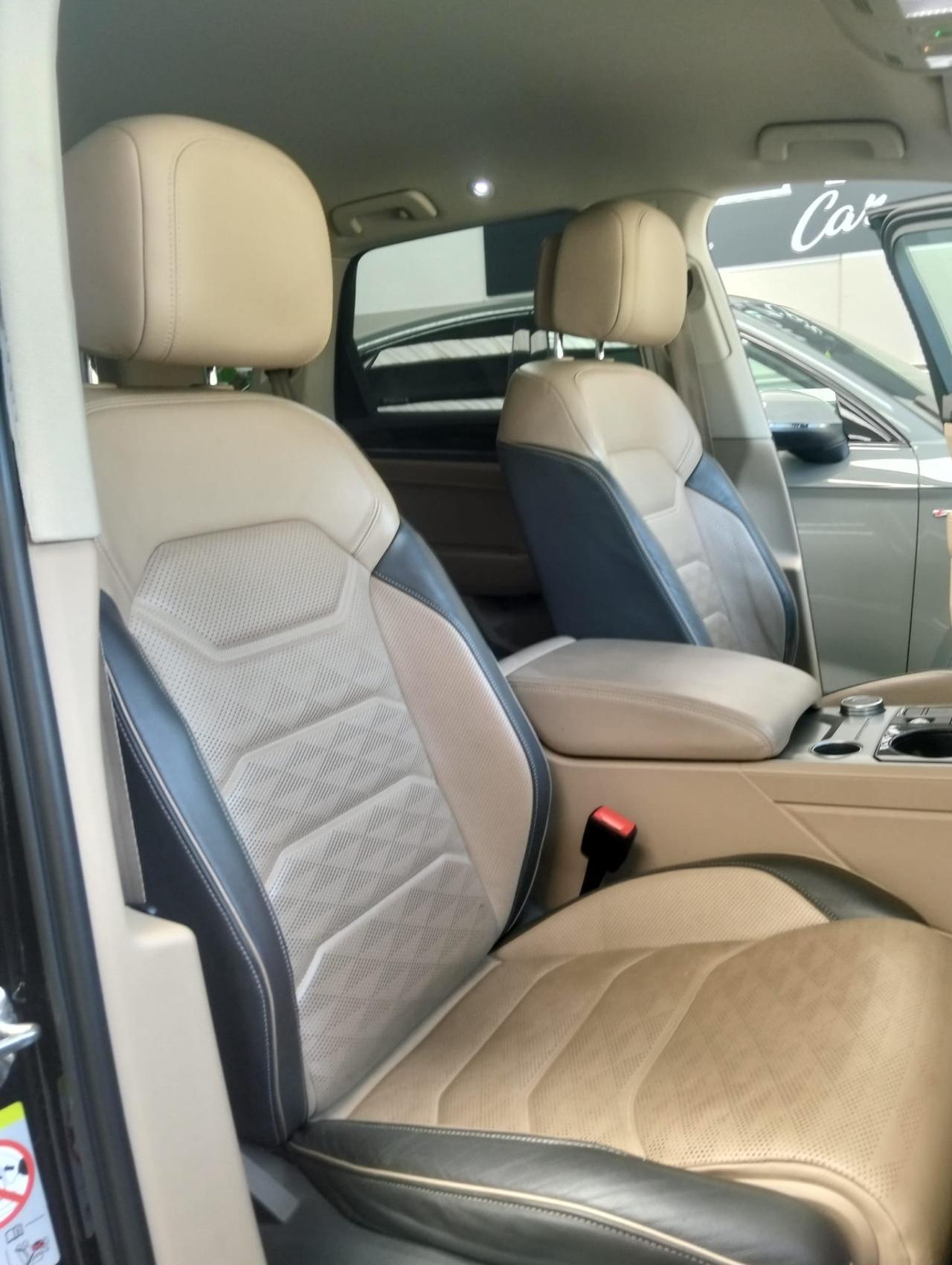 Volkswagen Touareg 3.0 V6 TDI SCR Atmosphere