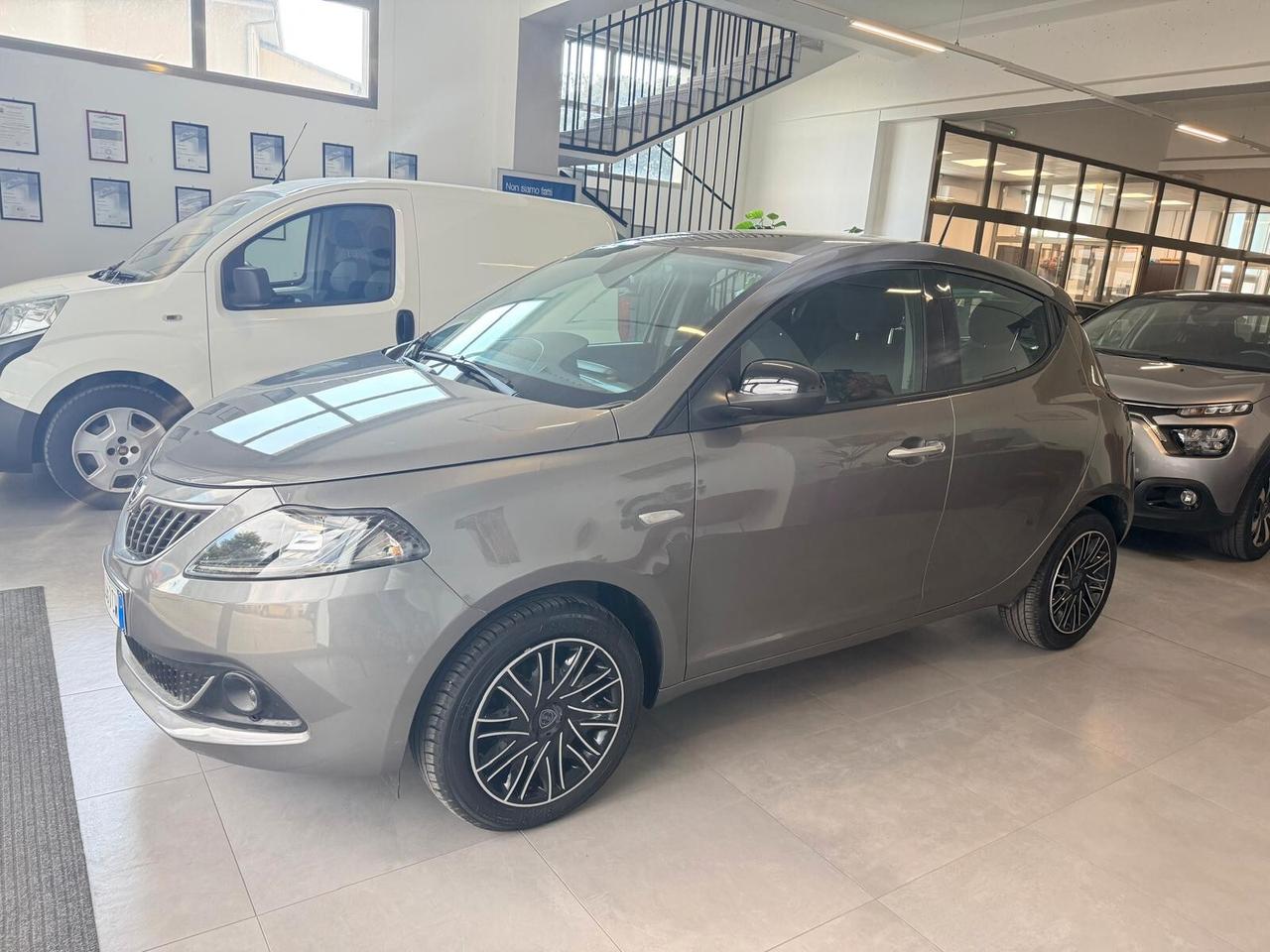 Lancia Ypsilon 1.0 FireFly 5 porte S&S Hybrid Ecochic Gold