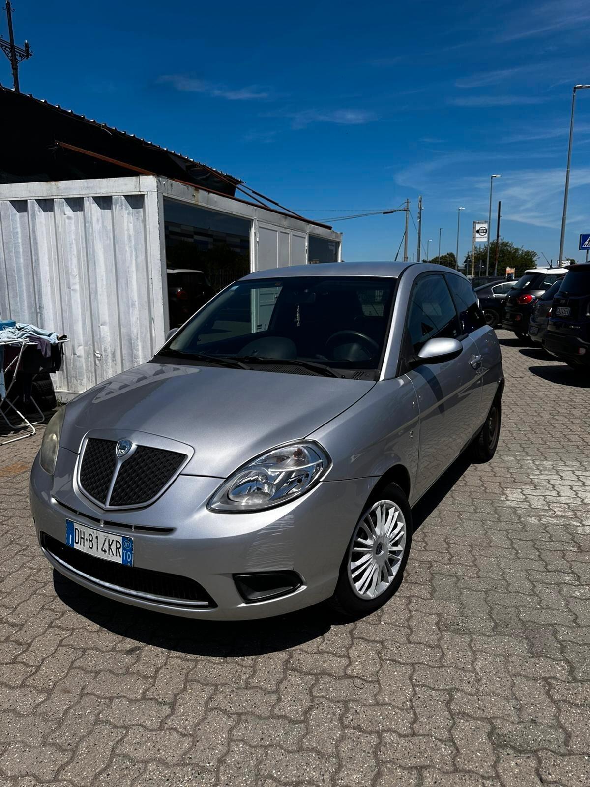 Lancia Ypsilon 1.2 Argento