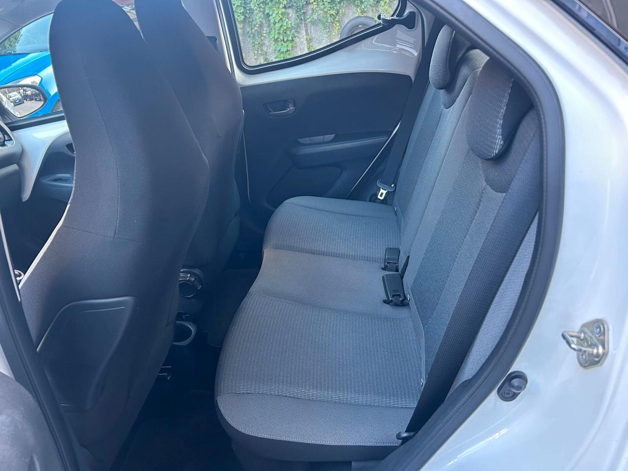 Toyota Aygo Connect 1.0 VVT-i 72 CV 5 porte x-play MMT PREZZO REALE
