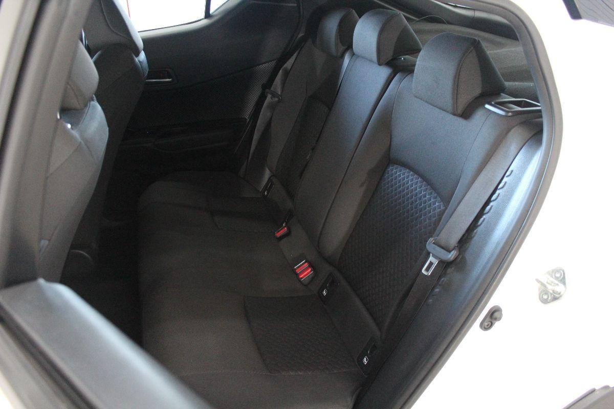 TOYOTA - C-HR - 1.8 Hybrid E-CVT Active