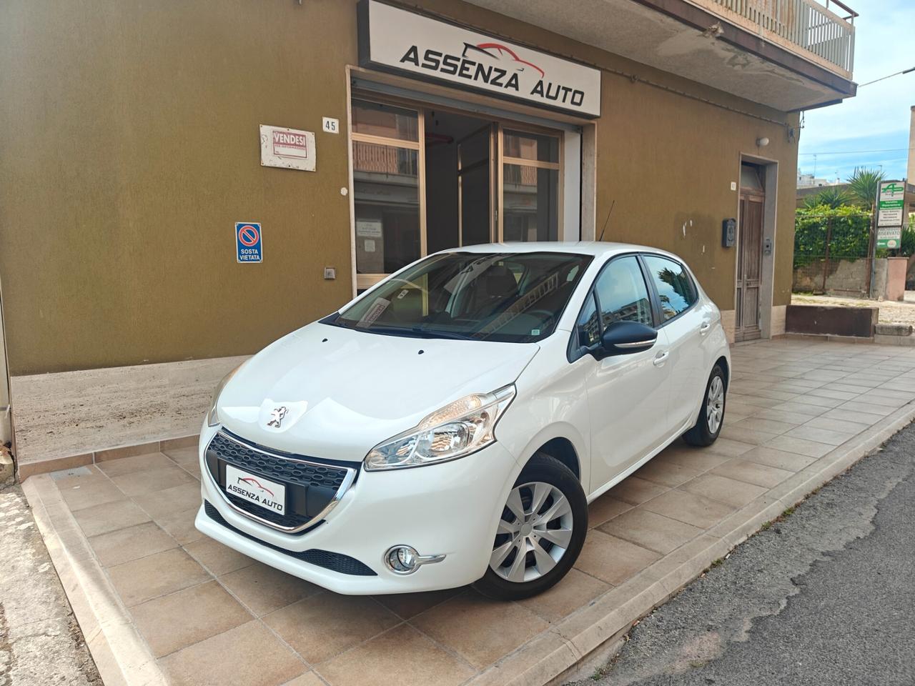 Peugeot 208 1.2 VTi Active Ok neop