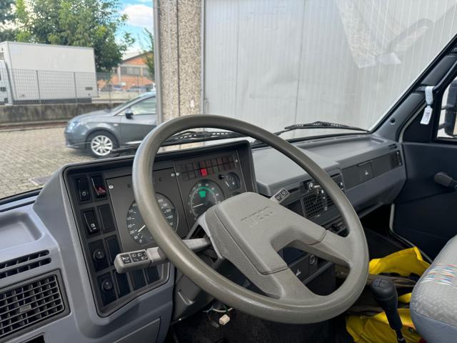 IVECO Daily 35.10 2.5 TD CARROATTREZZI