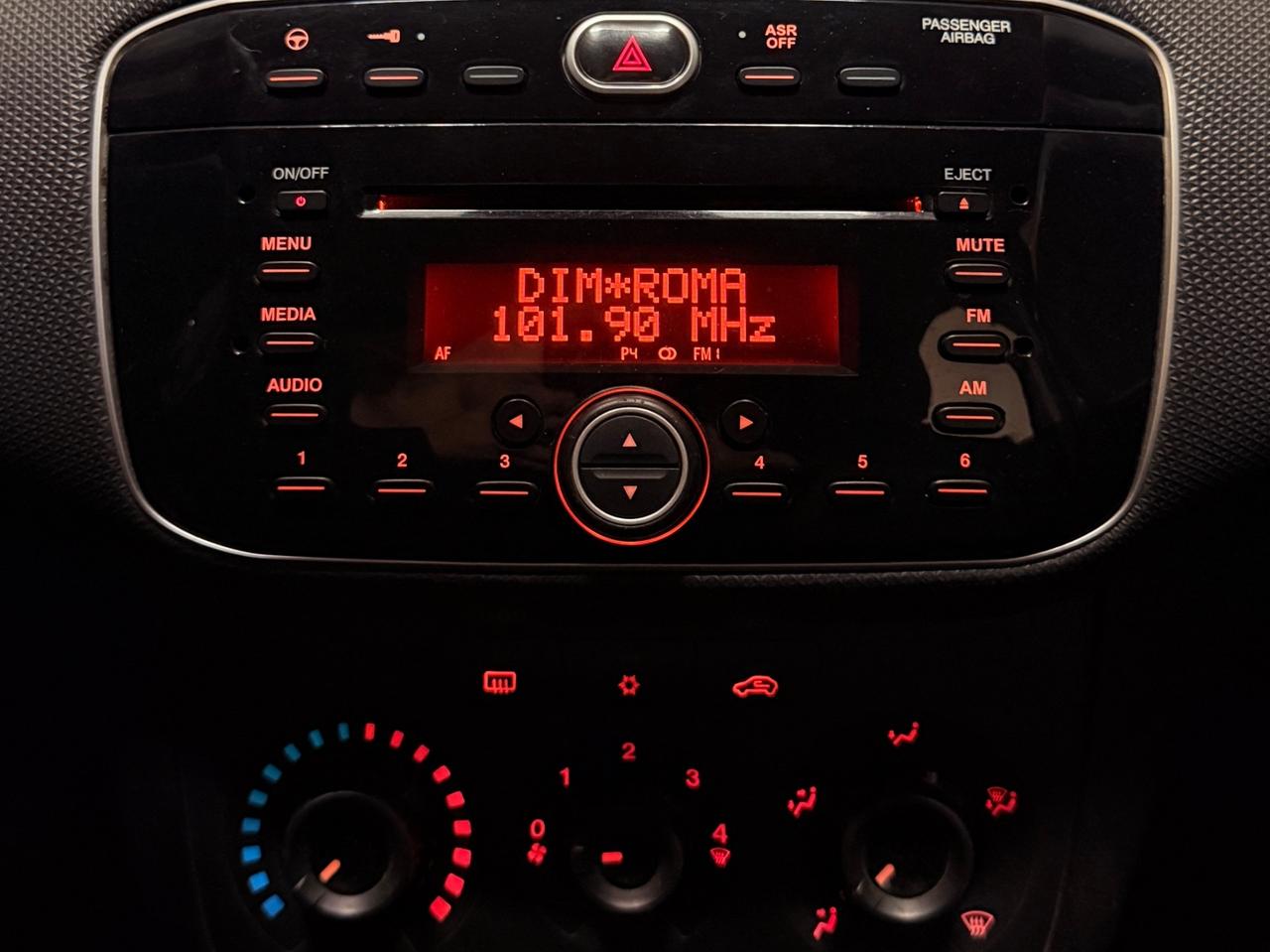 INCREDIBILE FIAT PUNTO CON SOLI 65.861 KM EURO 6, UNICO PROPRIETARIO