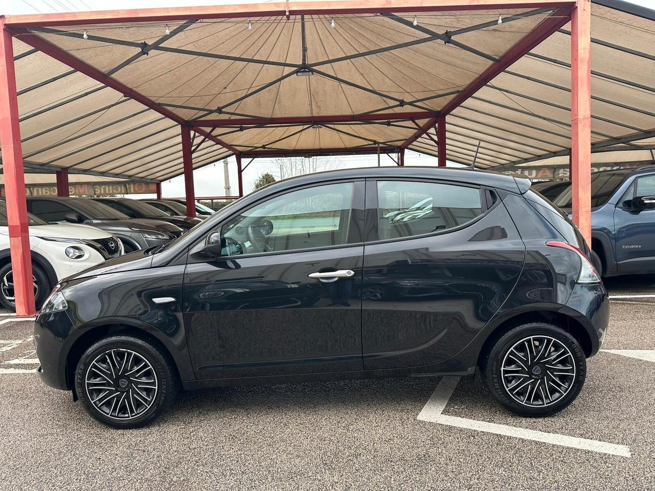 Lancia Ypsilon 1.0 FireFly 5 porte S&S Hybrid Gold
