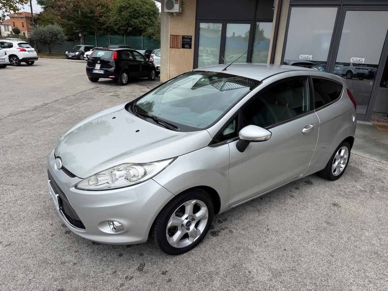 Ford Fiesta 1.4 TDCi 70CV 3 porte - Neopatentati