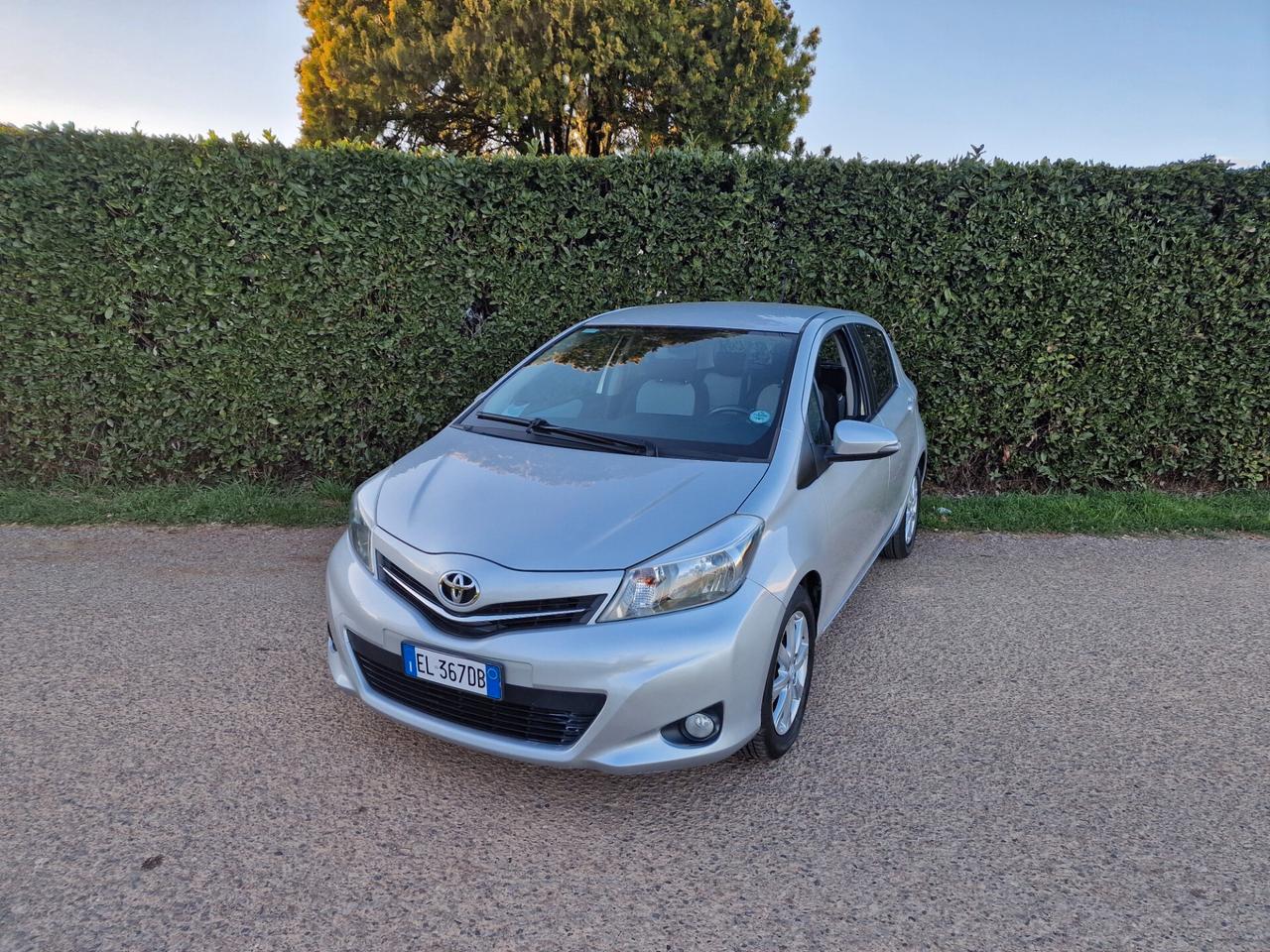 Toyota Yaris 1.3 5p Lounge CVT