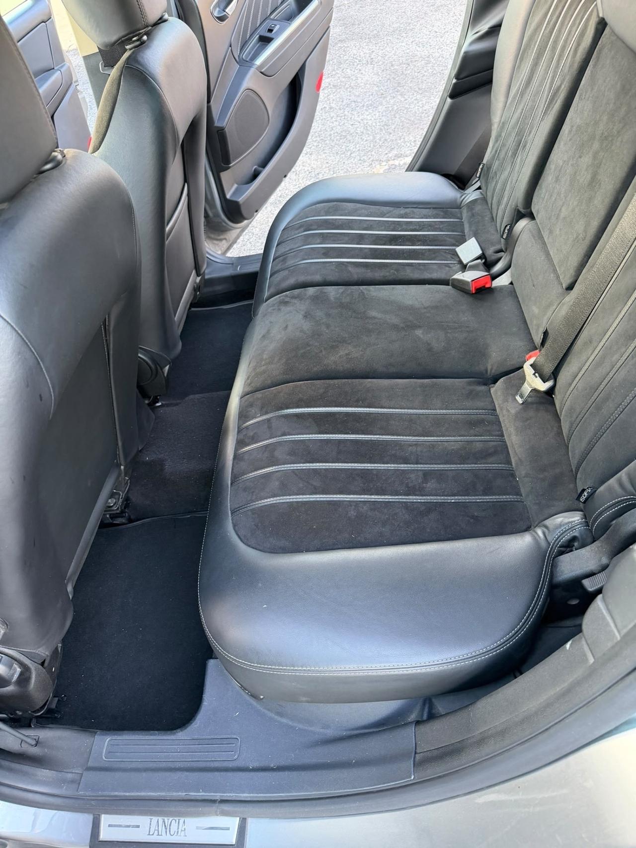 Lancia Delta 1.6 MJT DPF 105 CV Silver