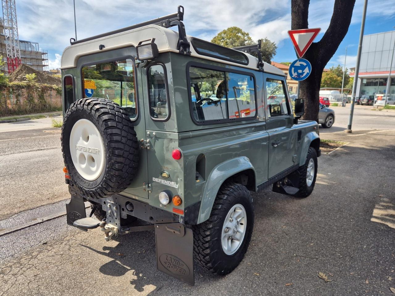 Land Rover Defender 90 2.4 TD4 Station Wagon S