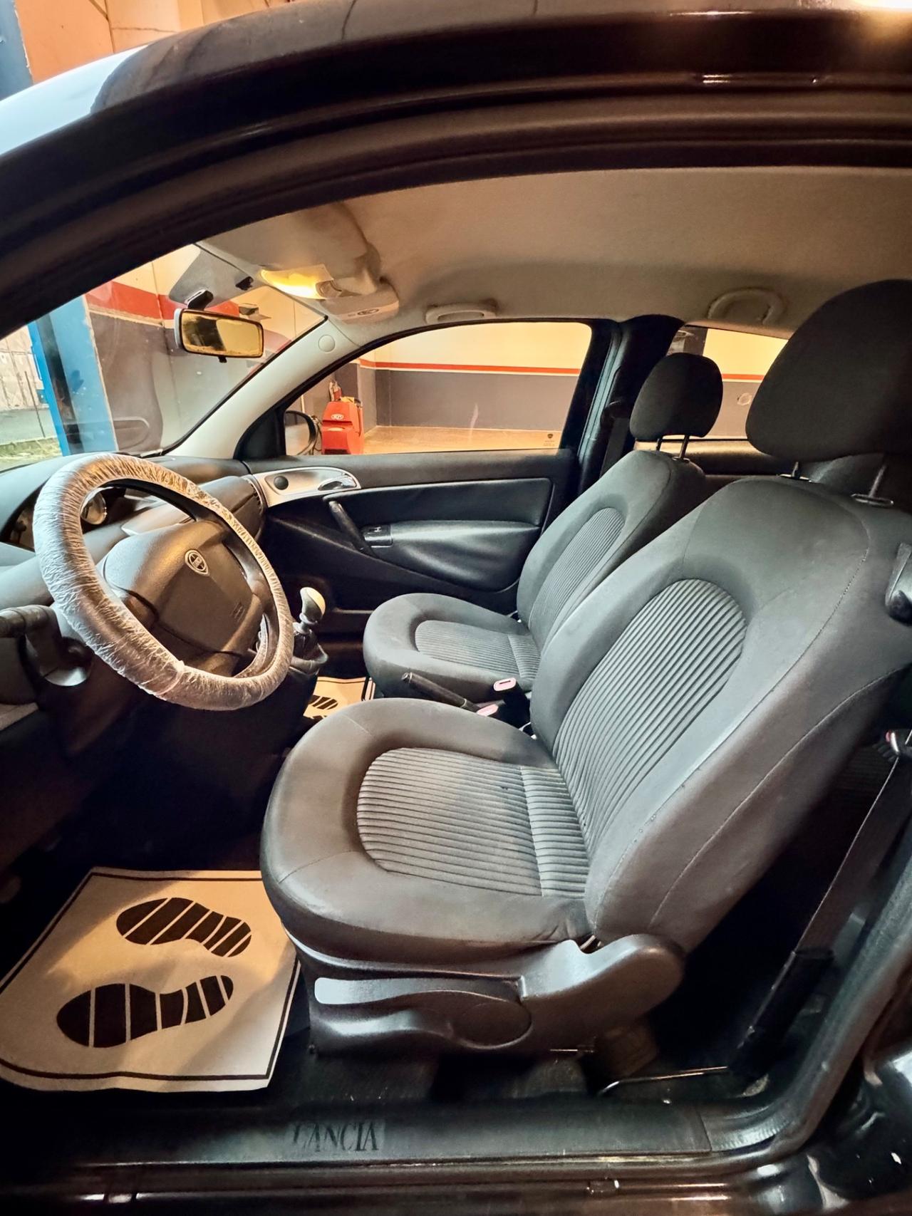 Lancia Ypsilon 1.2 69 CV Diva