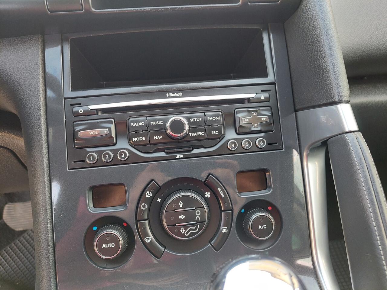Peugeot 3008 1.6 HDi 110CV cambio robotizzato