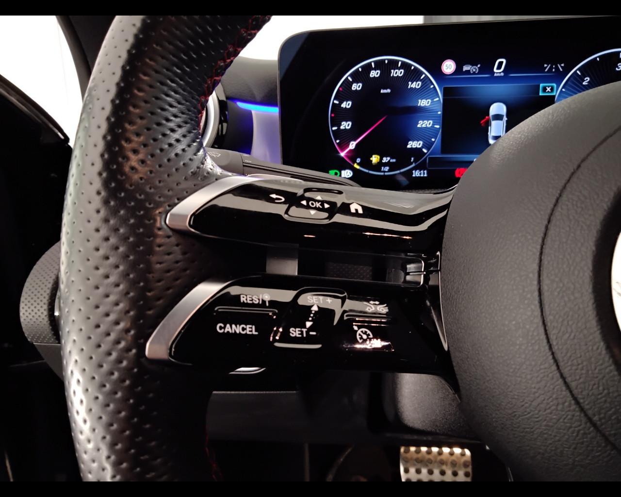 Mercedes-Benz Classe A - V177 2023 - A 180 d AMG Line Advanced Plus auto