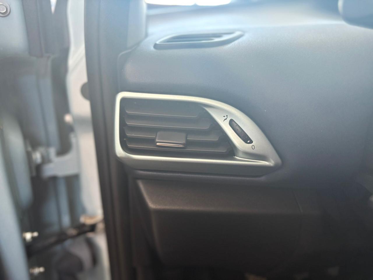 Lancia Ypsilon 1.0 FireFly 5 porte S&S Hybrid Gold Plus